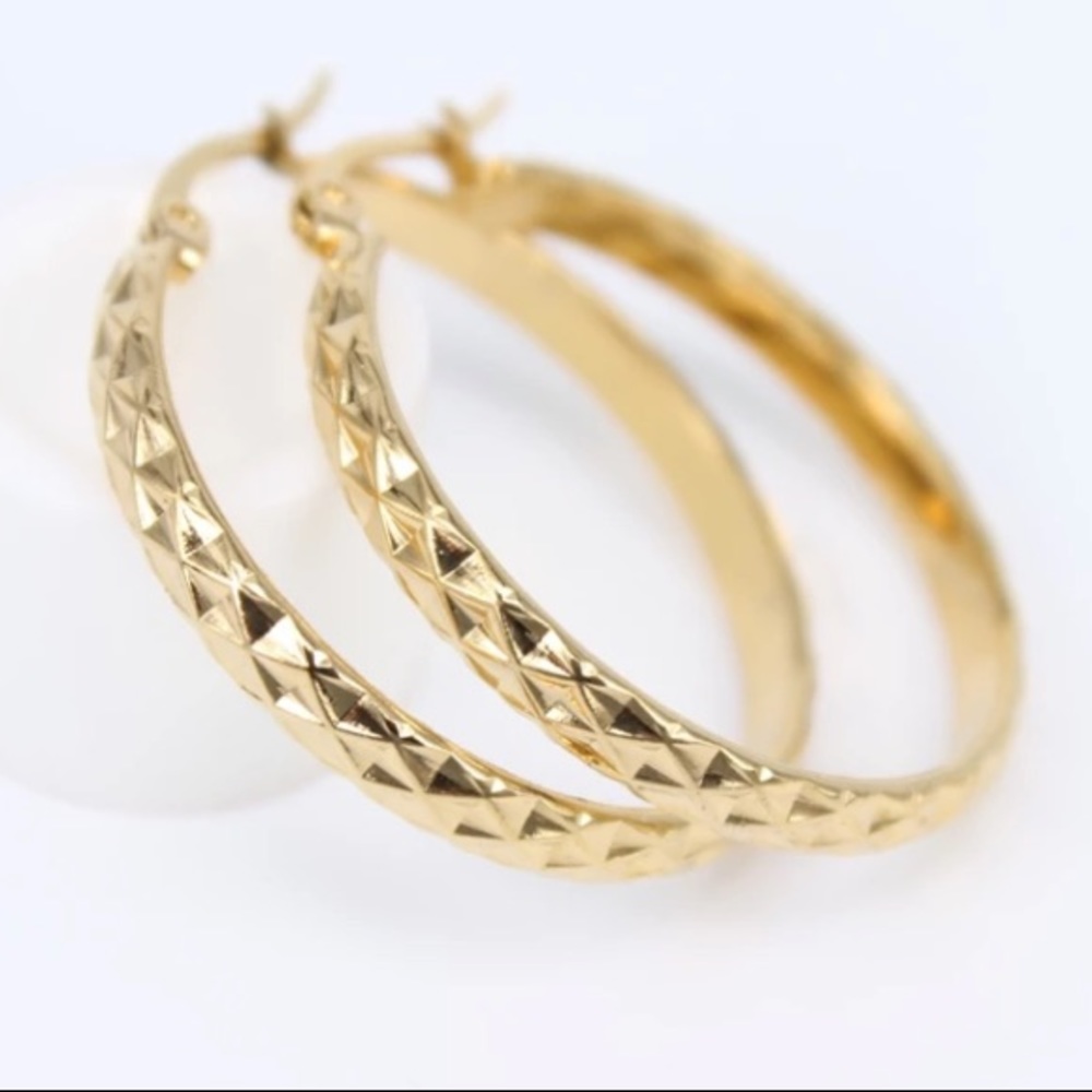 18K gold plated geometric hoop earrings - Picture 3 of 3